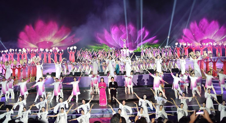 Khai mạc Năm Du lịch quốc gia 2025 'Huế - Kinh đô xưa, Vận hội mới'