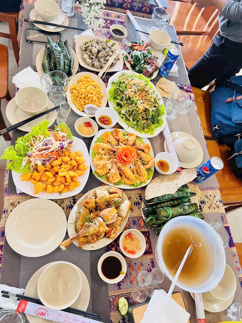 Bàn ăn