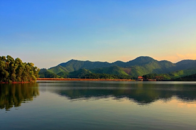Hồ Núi Cốc 