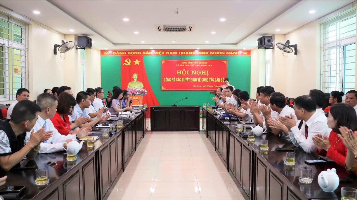 Sở Văn hoá, Thể thao và Du lịch tỉnh Thái Nguyên tổ chức Hội nghị  công bố quyết định về công tác cán bộ đối với các đơn vị trực thuộc