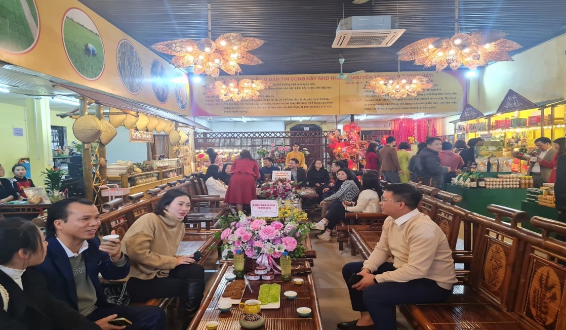 Lễ ra mắt điểm dừng chân thưởng trà miễn phí và mua sắm các nông sản đặc sản tỉnh Thái Nguyên
