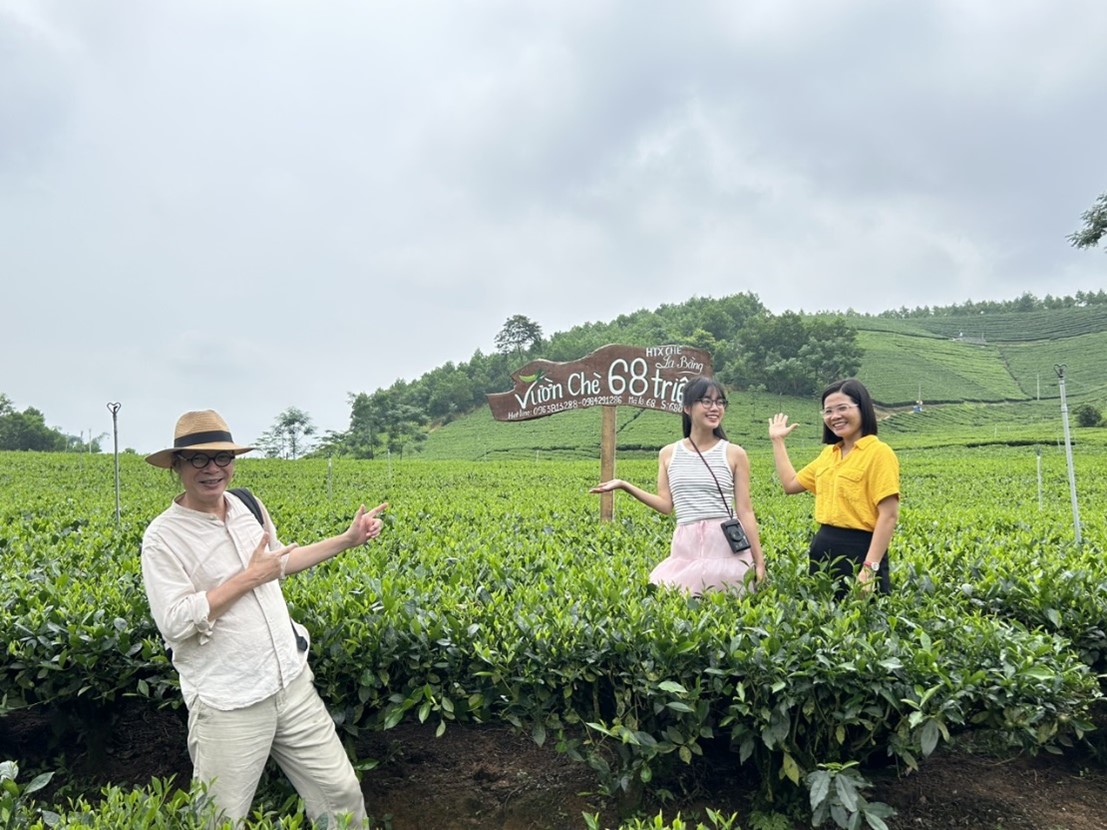 Đạo diễn, nghệ sỹ Nhân dân Trần Lực tham quan, trải nghiệm tại một số điểm du lịch sinh thái, cộng đồng trên địa bàn tỉnh Thái Nguyên