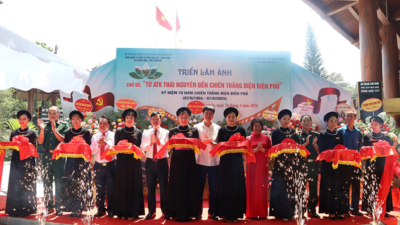 KHAI MẠC TRIỂN LÃM ẢNH TƯ LIỆU “TỪ ATK THÁI NGUYÊN ĐẾN CHIẾN THẮNG ĐIỆN BIÊN PHỦ”