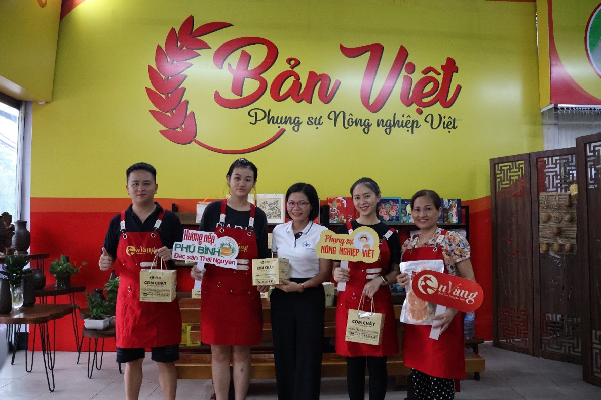 Cơm cháy Én Vàng - Thức quà của người Thái Nguyên