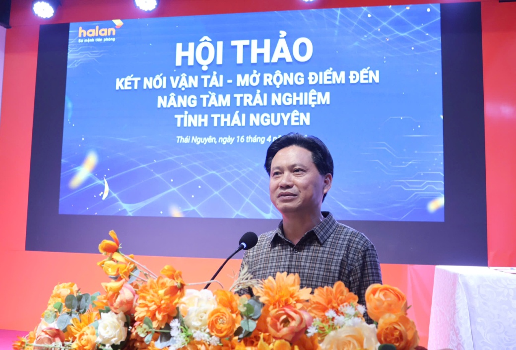 Ông Nguyễn Mạnh Hà, Chủ tịch Hội đồng quản trị, Tổng Giám đốc Công ty cổ phần Thương mại và Du lịch Hà Lan phát biểu tại Hội thảo.