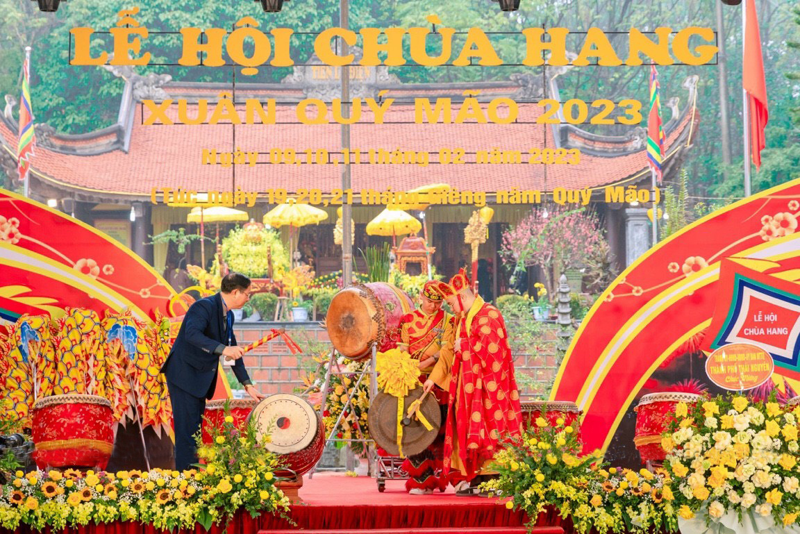 Đầu xuân trẩy hội chùa Hang, thành phố Thái Nguyên 