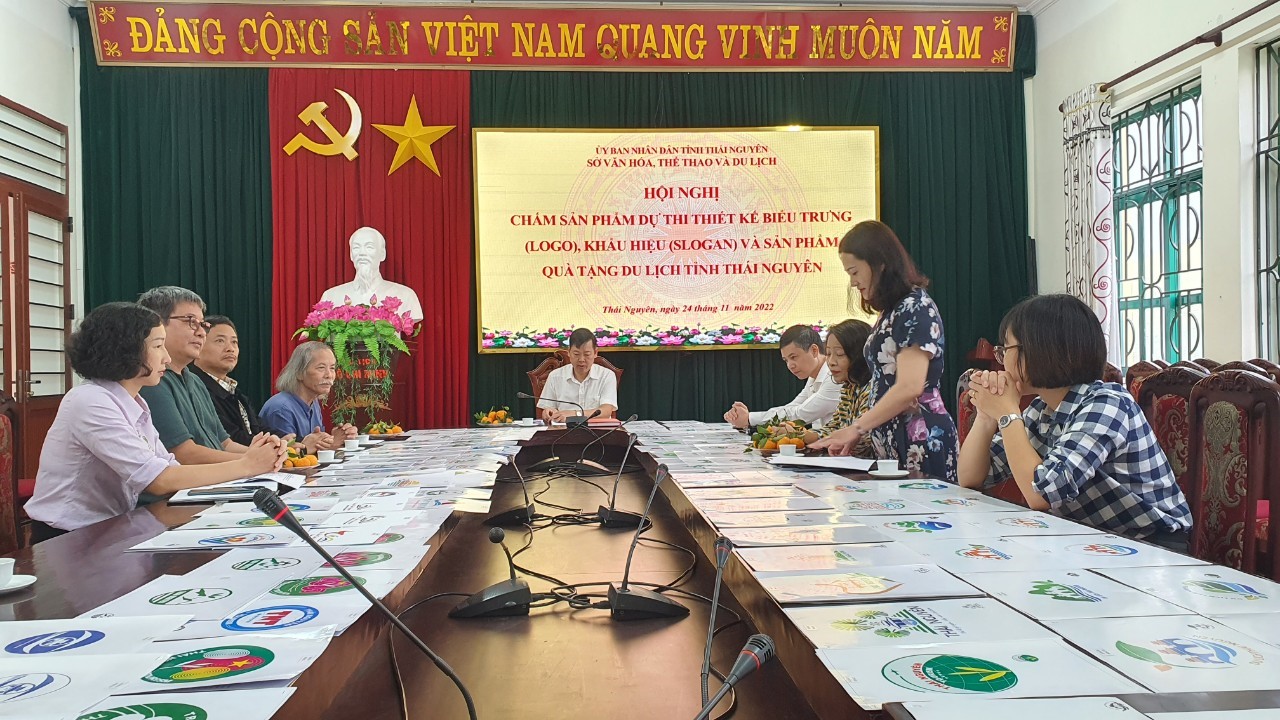 Sở Văn hóa, Thể thao và Du lịch tổ chức chấm sản phẩm  thiết kế Biểu trưng (Logo), Khẩu hiệu (Slogan) và sản phẩm lưu niệm  quà tặng du lịch tỉnh Thái Nguyên. 