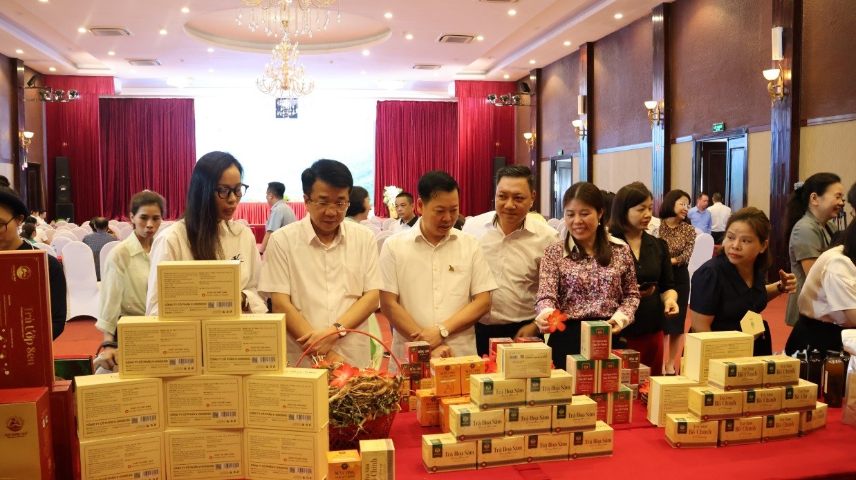 Lãnh đạo Ủy ban Nhân dân tỉnh Thái Nguyên gặp gỡ, đối thoại với các Hợp tác xã du lịch, doanh nghiệp du lịch trên địa bàn tỉnh năm 2024