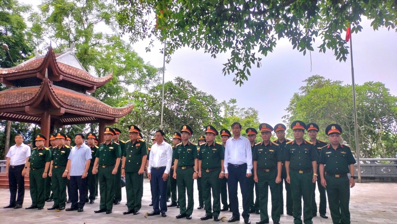 Khu di tích lịch sử Quốc gia 27/7 đón hàng ngàn lượt du khách  về thăm viếng, dâng hương