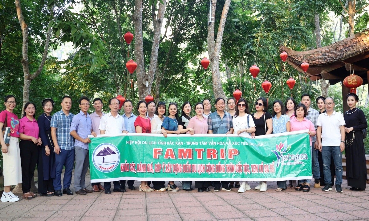 Famtrip quảng bá, xúc tiến  Khu du lịch hồ Ba Bể và Điểm du lịch cộng đồng thôn Cốc Tộc, xã Nam Mẫu, huyện Ba Bể, tỉnh Bắc Kạn