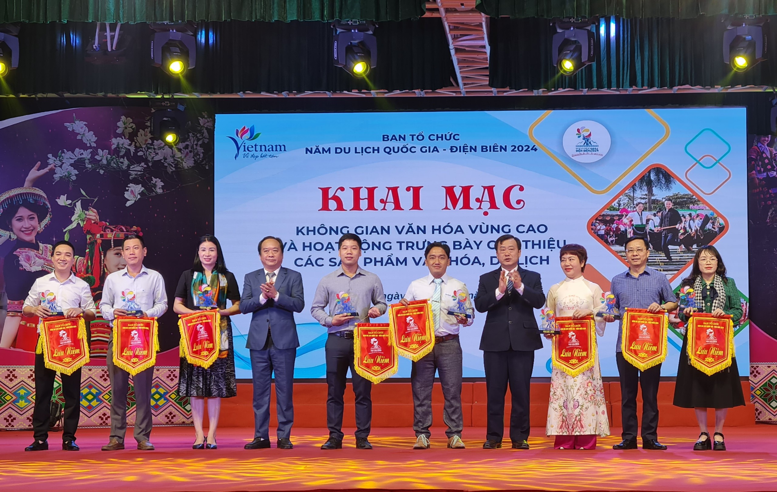 Khai mạc Không gian văn hóa vùng cao và hoạt động trưng bày  giới thiệu các sản phẩm văn hóa, du lịch