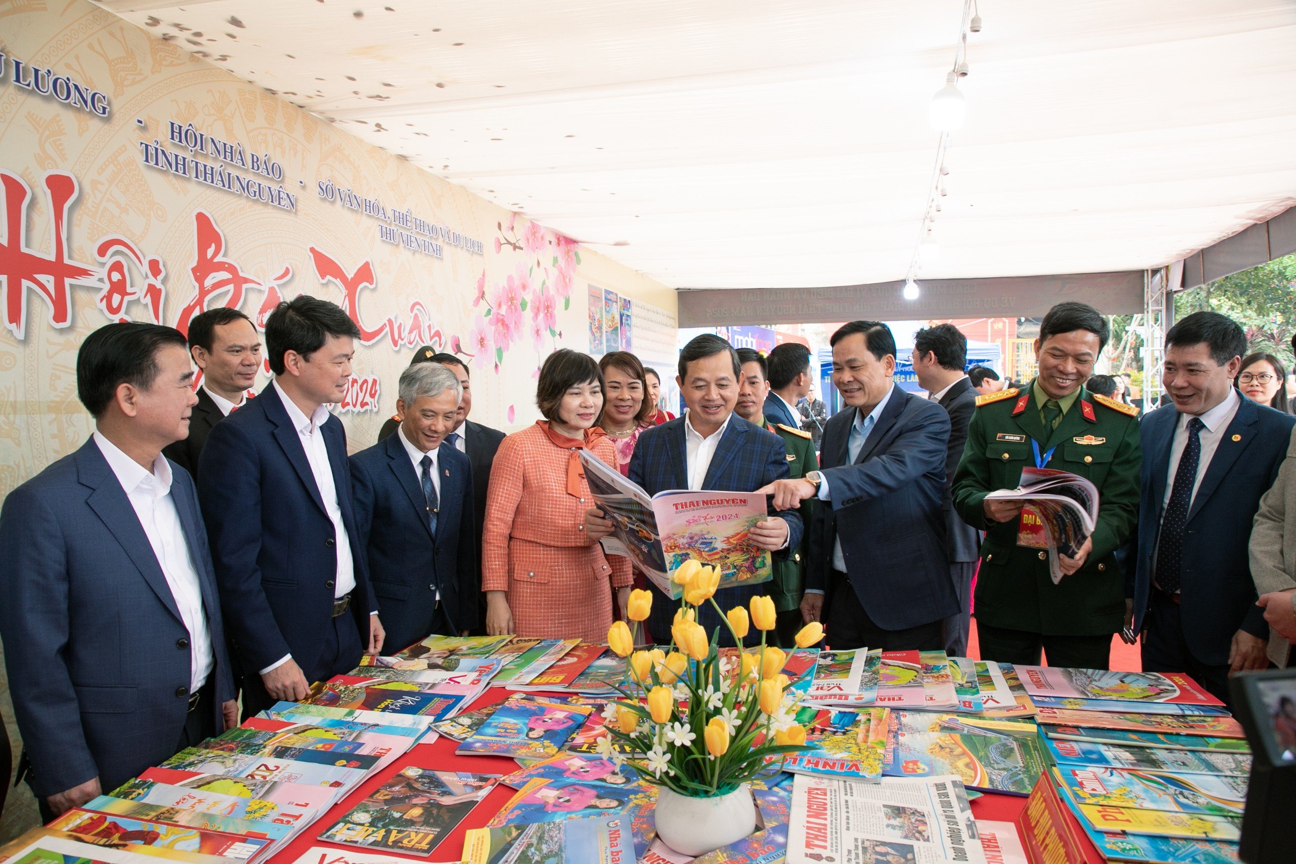 Khai hội đền Đuổm và Hội báo Xuân Giáp Thìn năm 2024