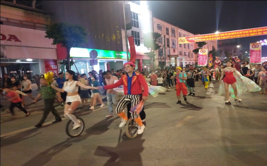 Thành phố Thái Nguyên tổ chức Chương trình Nghệ thuật đường phố: Thái Nguyên rạng rỡ thành phố tháng Mười - Đêm hội Trung thu  xứ Trà năm 2023
