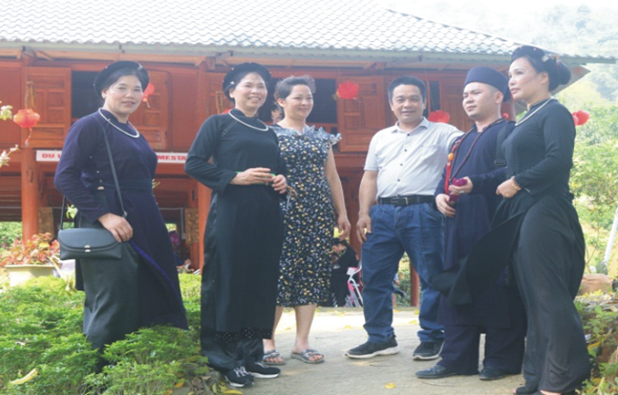 Bỏ phố lên rừng làm du lịch