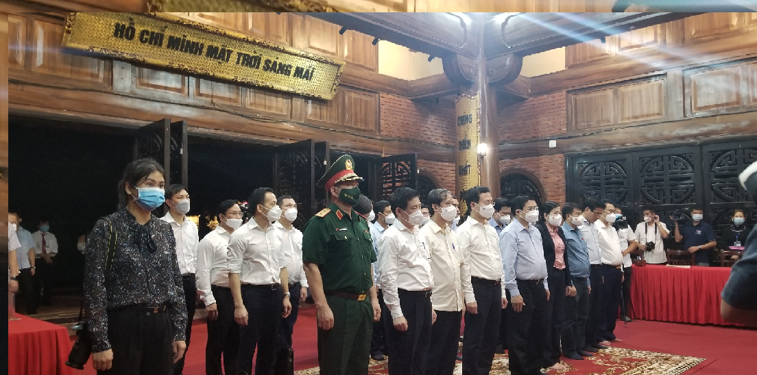 Thủ tướng Phạm Minh Chính dâng hương tưởng niệm Chủ tịch Hồ Chí Minh tại Khu di tích Quốc gia đặc biệt ATK Định Hóa.