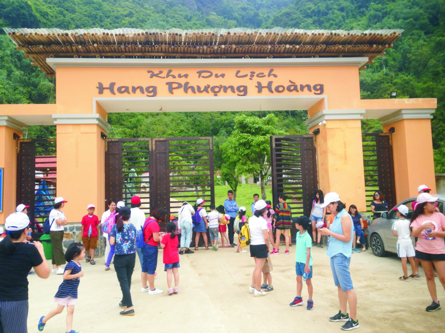 HANG PHƯỢNG HOÀNG – SUỐI MỎ GÀ ĐIỂM ĐẾN CỦA DU KHÁCH