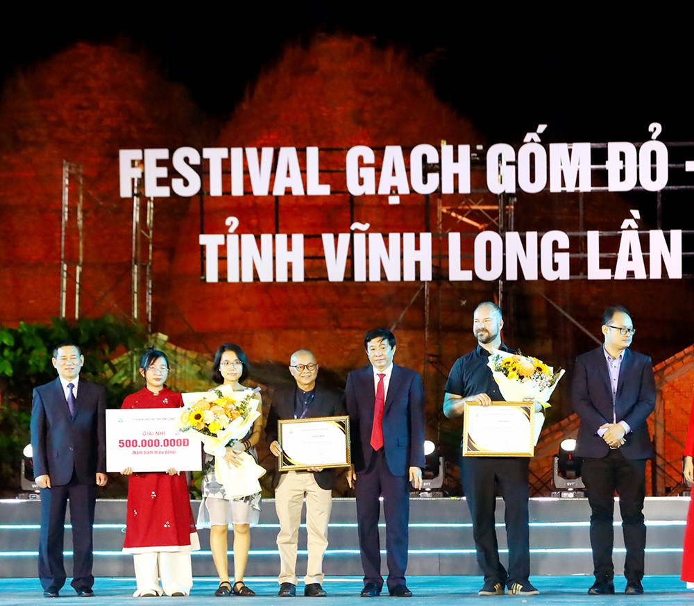Khai mạc Festival Gạch gốm đỏ - Kinh tế Xanh tỉnh Vĩnh Long lần thứ I