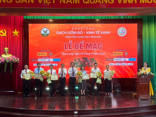 Bế mạc Festival Gạch Gốm Đỏ - Kinh tế Xanh tỉnh Vĩnh Long lần I năm 2024