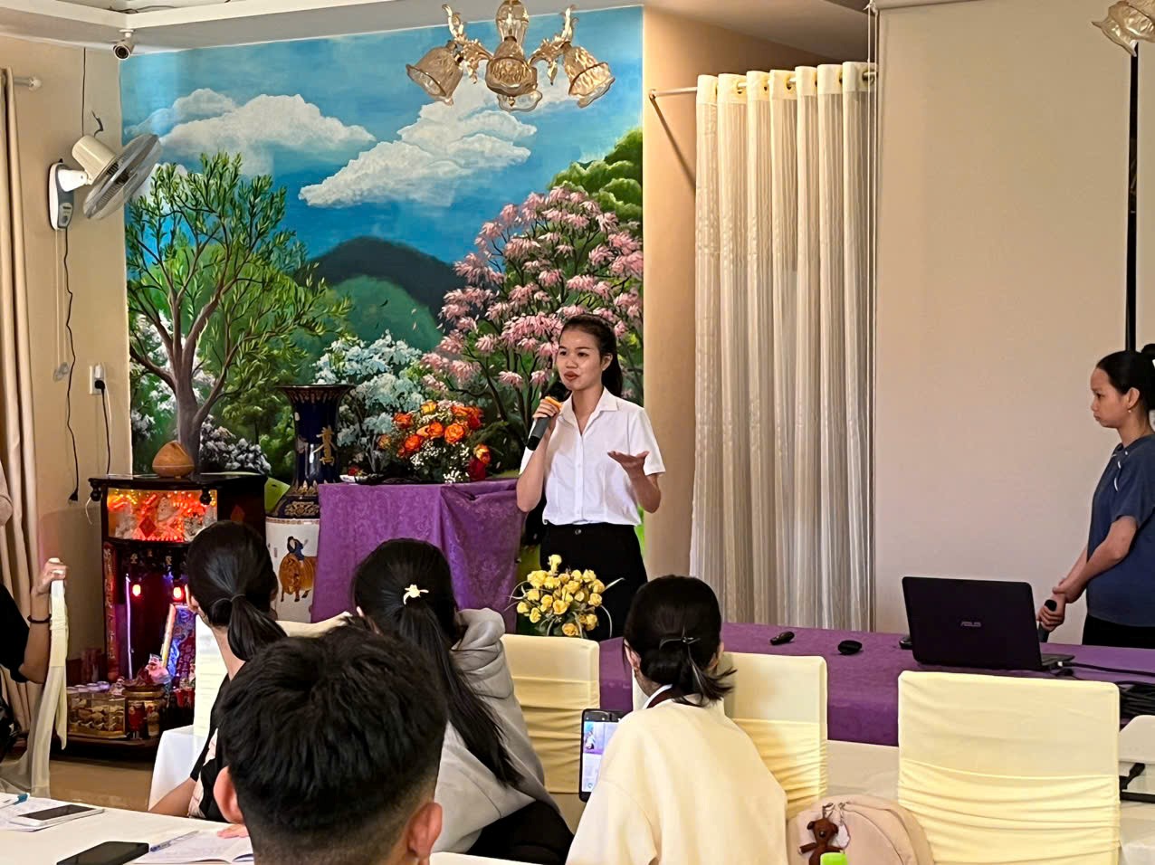 TỔ CHỨC LỚP BỒI DƯỠNG NGHIỆP VỤ THUYẾT MINH,  HƯỚNG DẪN CHO ĐOÀN KHÁCH ĐẾN THAM QUAN FESTIVAL GẠCH GỐM ĐỎ - KINH TẾ XANH LẦN I NĂM 2024