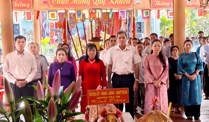 Đặc sắc lễ hội Lăng ông Tiền quân Thống chế Điều bát