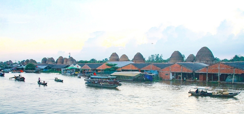 Tổ chức lại không gian phát triển du lịch: Kỳ cuối: Xây dựng dòng sản phẩm di sản văn hóa, làng nghề