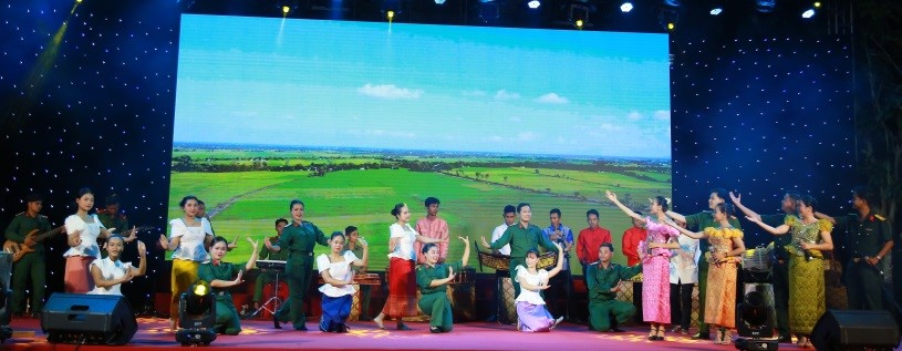 Khai mạc Tết quân - dân và Ngày hội Văn hóa - Thể thao đồng bào Khmer