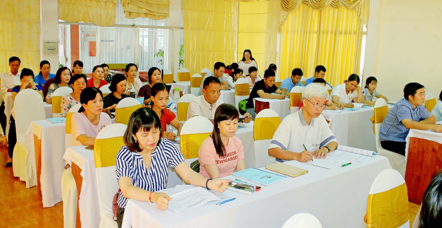 Cập nhật kiến thức cho hướng vẫn viên du lịch