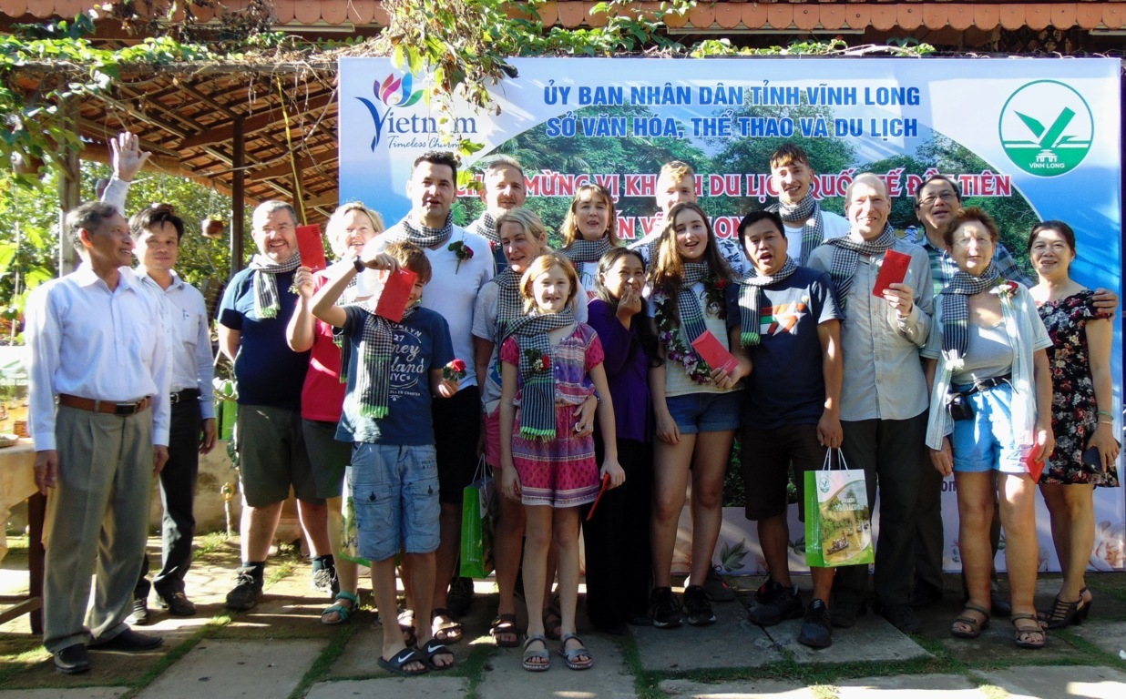 Chào đón những du khách quốc tế đầu tiên năm 2020