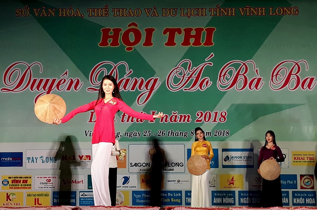Duyên dáng áo bà ba