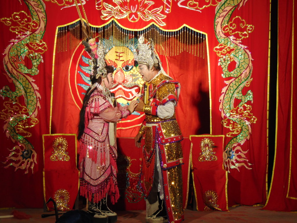 Hát bội - sản phẩm độc đáo của du lịch Vĩnh Long
