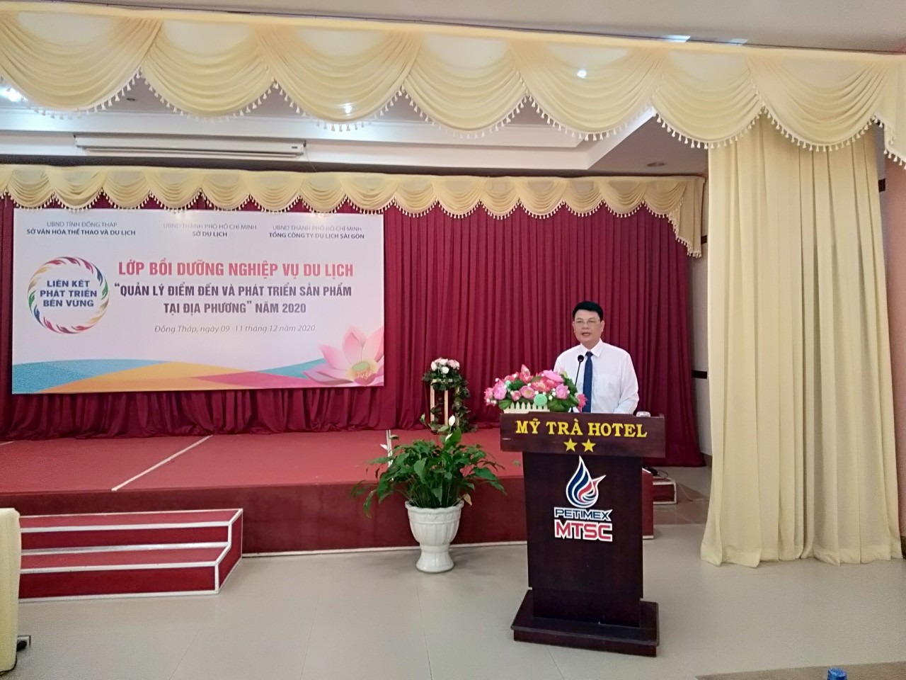 KHAI GIẢNG LỚP BỒI DƯỠNG QUẢN LÝ ĐIỂM ĐẾN VÀ PHÁT TRIỂN SẢN PHẨM DU LỊCH ĐỊA PHƯƠNG