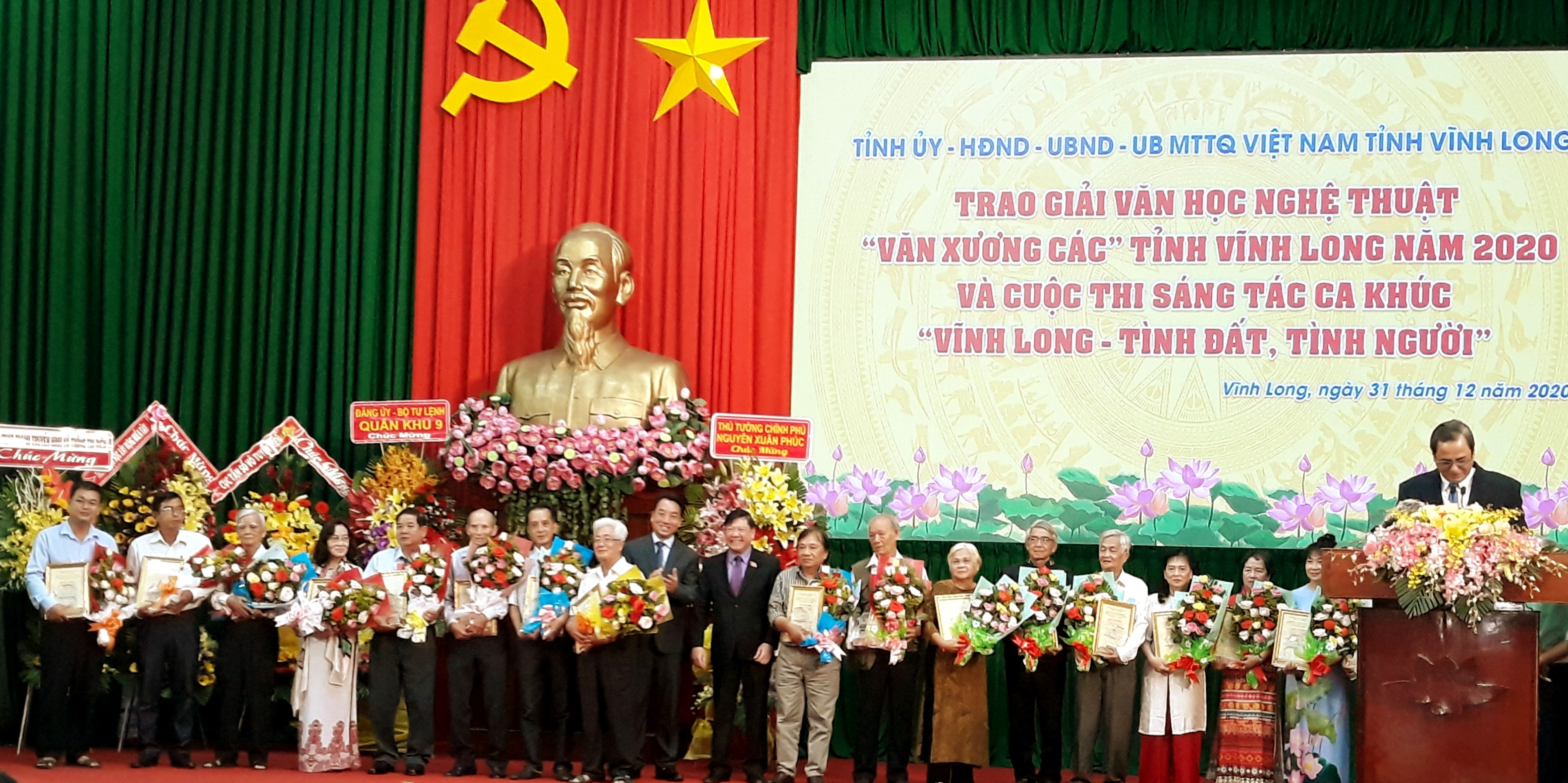 Trao giải thưởng văn học nghệ thuật Văn Xương Các