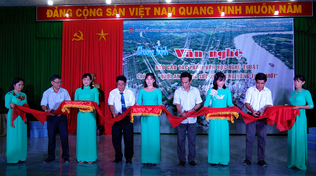 Triển lãm văn học nghệ thuật “Quới An chung sức xây dựng nông thôn mới”