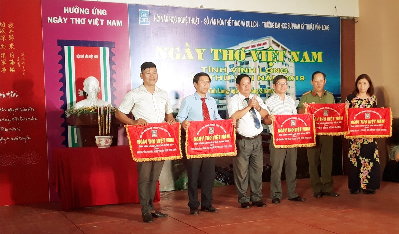 Vĩnh Long tổ chức ngày Thơ Việt Nam lần thứ XVII, năm 2019