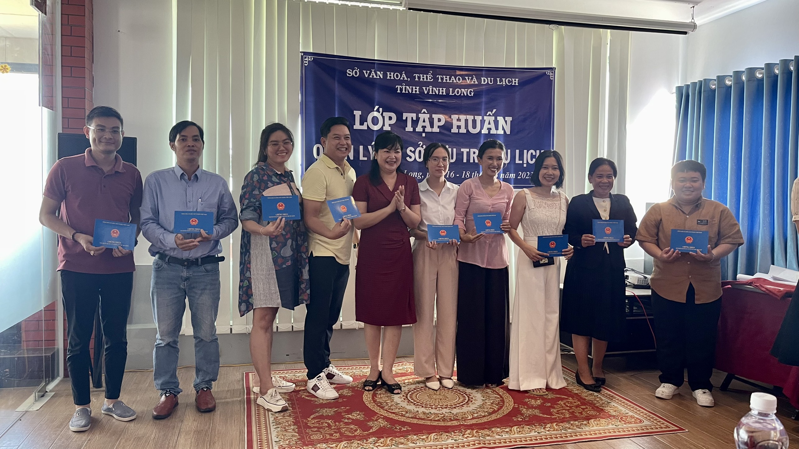 Vĩnh Long bế giảng lớp tập huấn quản lý cơ sở lưu trú du lịch
