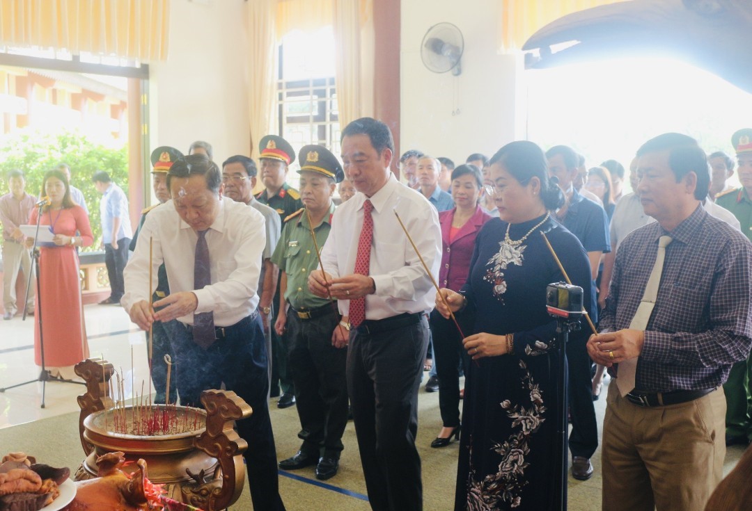 Dâng hương, dâng hoa kỷ niệm 26 năm Ngày mất Giáo sư, Viện sĩ, Thiếu tướng, Anh hùng Lao động Trần Đại Nghĩa (07/7/1997 – 07/7/2023 âm lịch)            