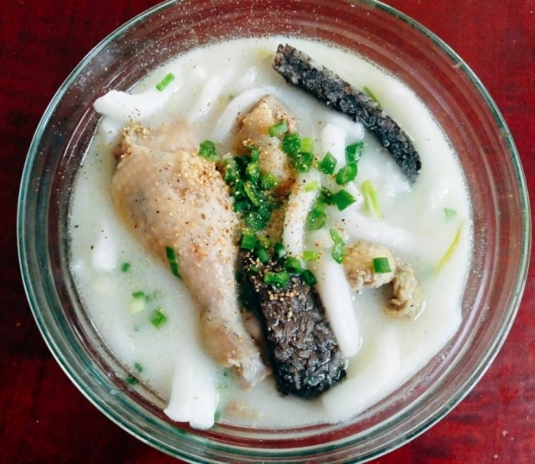 ĐỘC ĐÁO, HẤP DẪN BÁNH CANH BỘT XẮT NƯỚC CỐT DỪA