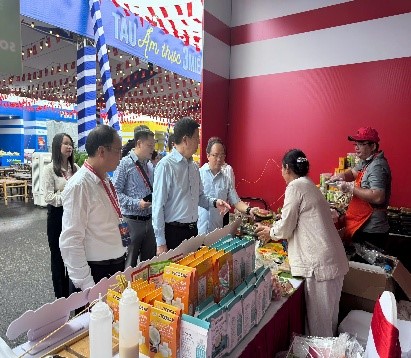 VĨNH LONG THAM GIA TRIỂN LÃM THÀNH TỰU KINH TẾ - XÃ HỘI NHÂN DỊP KỶ NIỆM 80 NĂM NGÀY QUỐC KHÁNH  (02/9/1945 - 02/9/2025)