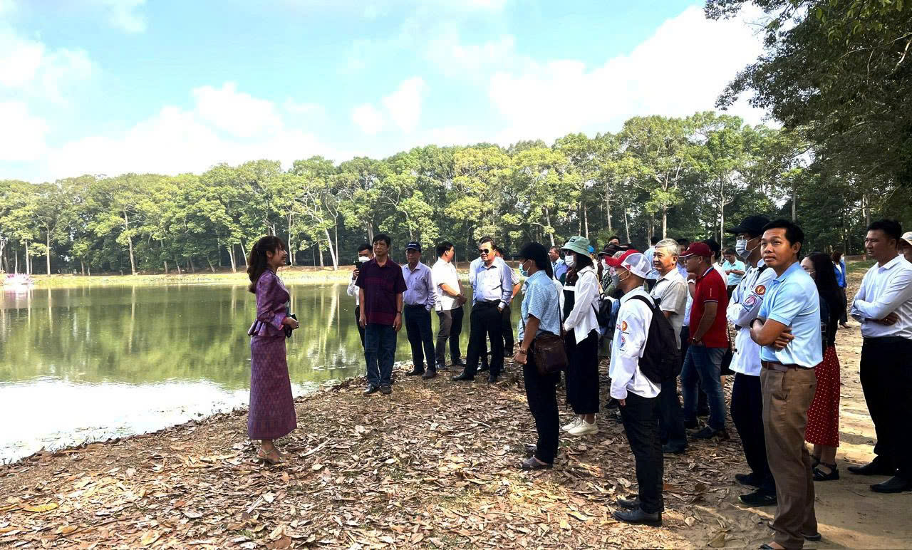 Về Vĩnh Long đến tham quan Ao Bà Om thắng cảnh miền Tây