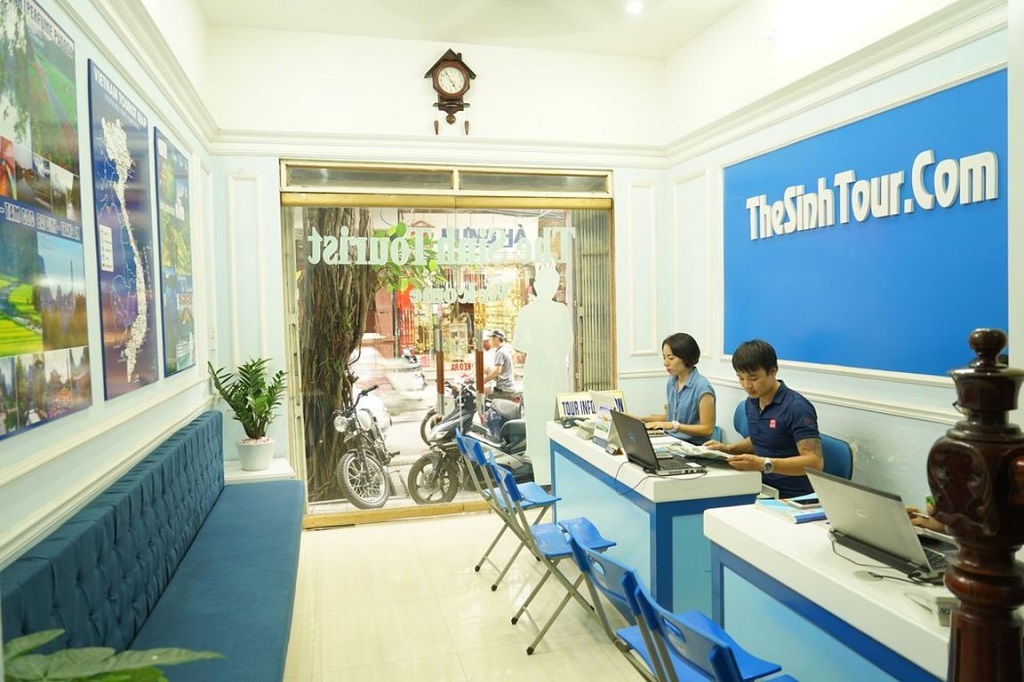 Tour tiêu chuẩn