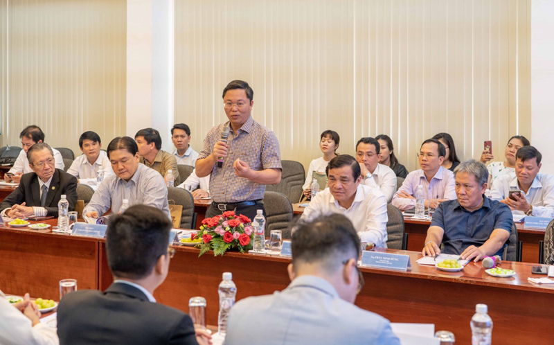Leaders of Quang Nam province work with investors and tourism businesses in Ho Chi Minh City