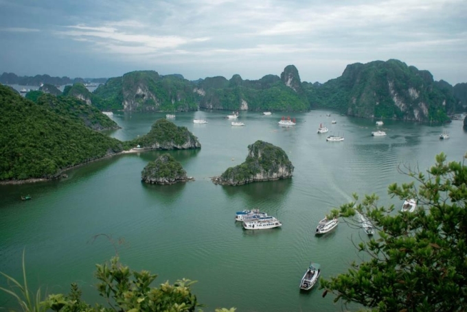Vietnam receives 'Asia's Leading Destination' award